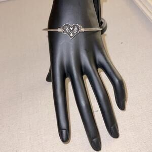 L&D Handmade silver wire bracelet with heart and angel wings and hook closure